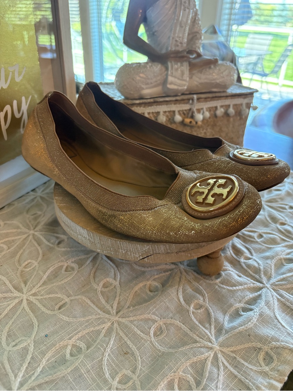 Tory Burch Gold Metallic Leather Ballet Flats Logo Medallion 9.5M - Picture 9 of 10